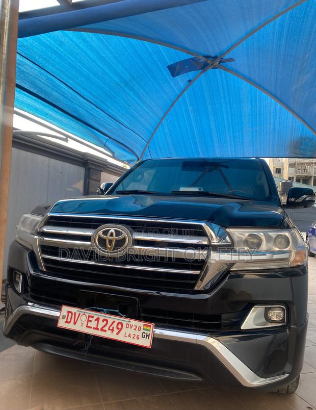 Toyota Land Cruiser 2010 Black