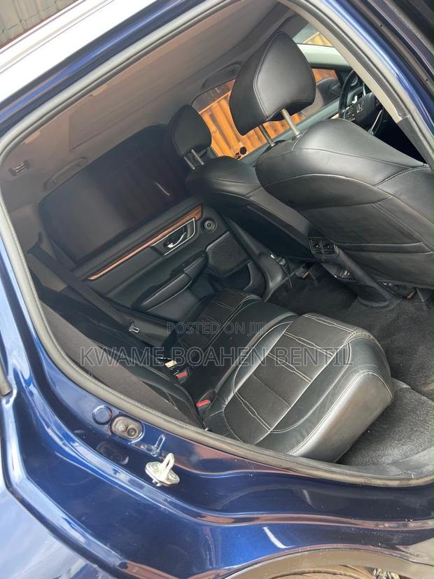 Honda CR-V Touring 2021 Blue