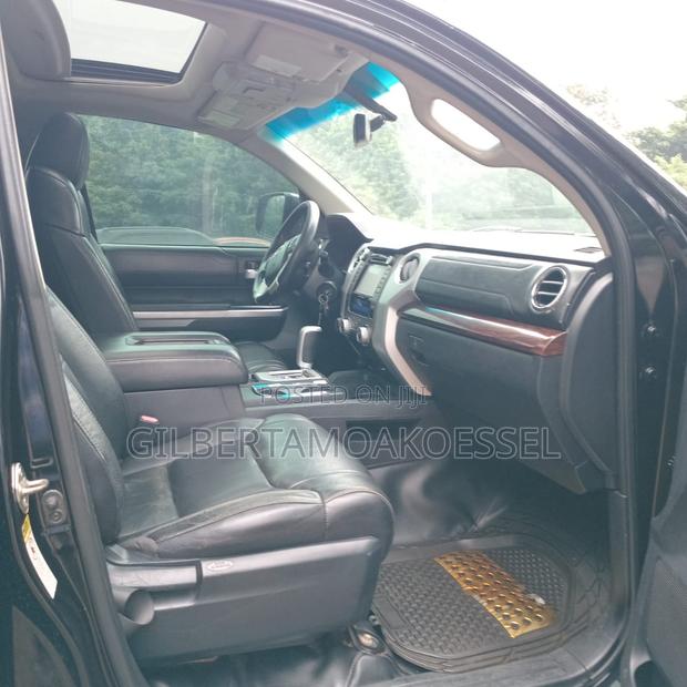Toyota Tundra 2017 Black