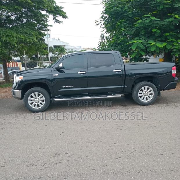 Toyota Tundra 2017 Black