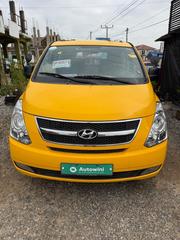 Hyundai H200 2015 Yellow for sale