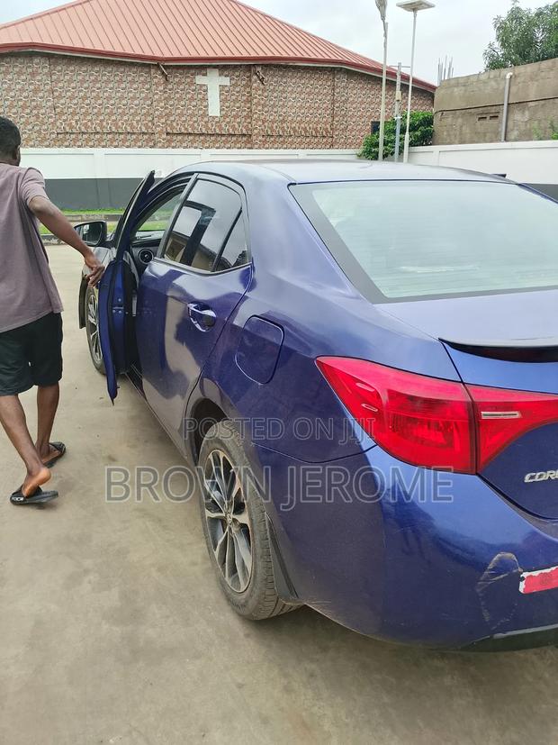 Toyota Corolla 2018 Blue