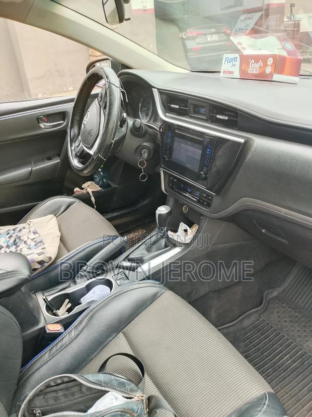 Toyota Corolla 2018 Blue