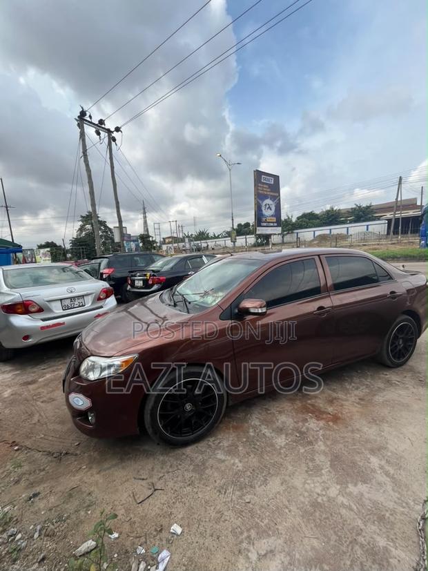 Toyota Corolla 2010 Brown