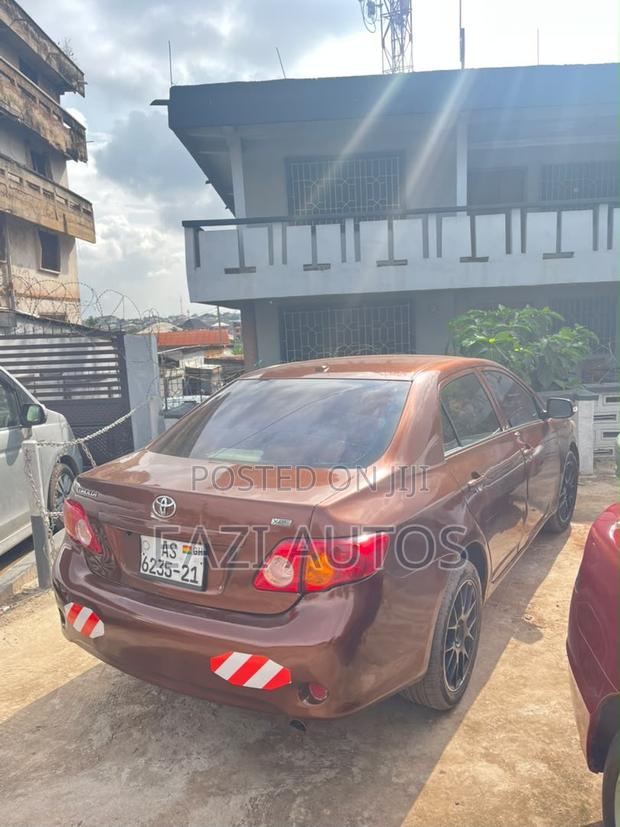 Toyota Corolla 2010 Brown