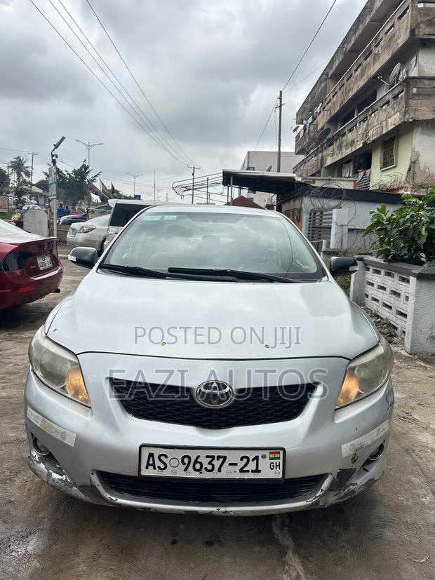 Toyota Corolla 2010 Silver