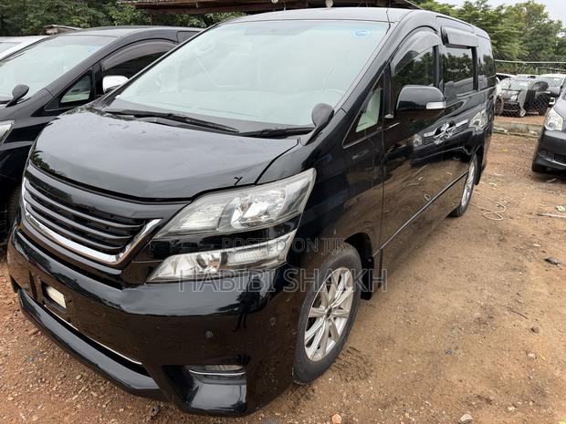 Toyota Vellfire Z 2.4 FWD 7-Seater 2010 Black