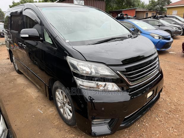 Toyota Vellfire Z 2.4 FWD 7-Seater 2010 Black