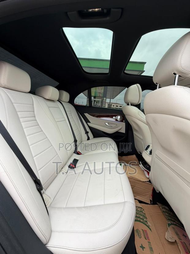 Mercedes-Benz E300 2018 Blue