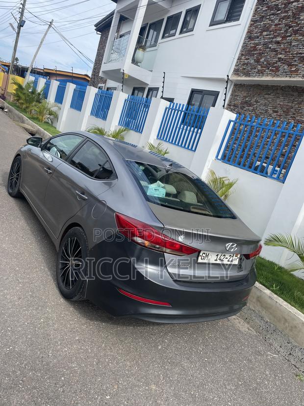Hyundai Elantra Sport Sedan FWD (1.6L 4cyl 6M) 2017 Gray