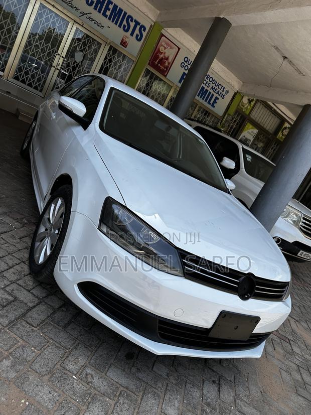 Volkswagen Jetta SE 4dr Sedan (1.8L 4cyl Turbo 5M) 2014 White