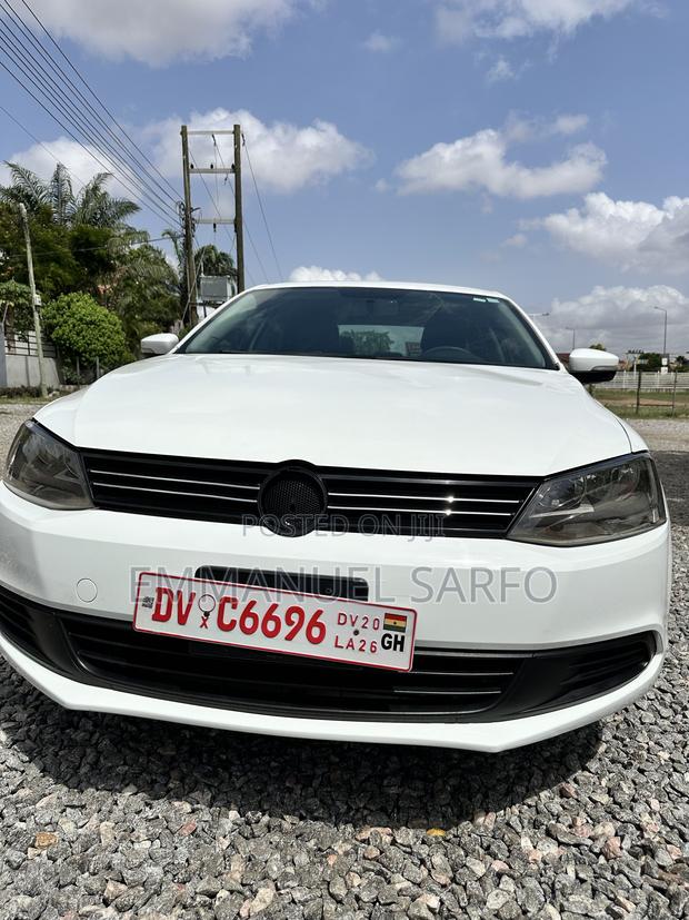 Volkswagen Jetta SE 4dr Sedan (1.8L 4cyl Turbo 5M) 2014 White