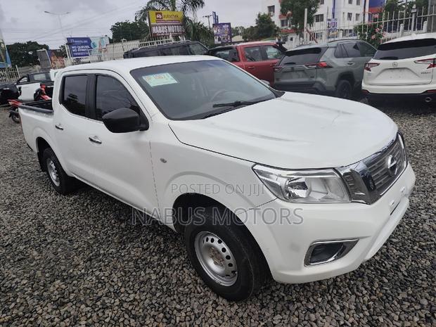 Nissan Navara 2017 White