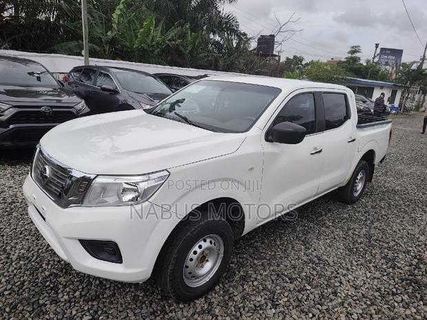Nissan Navara 2017 White