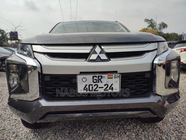 Mitsubishi L200 2024 Gray