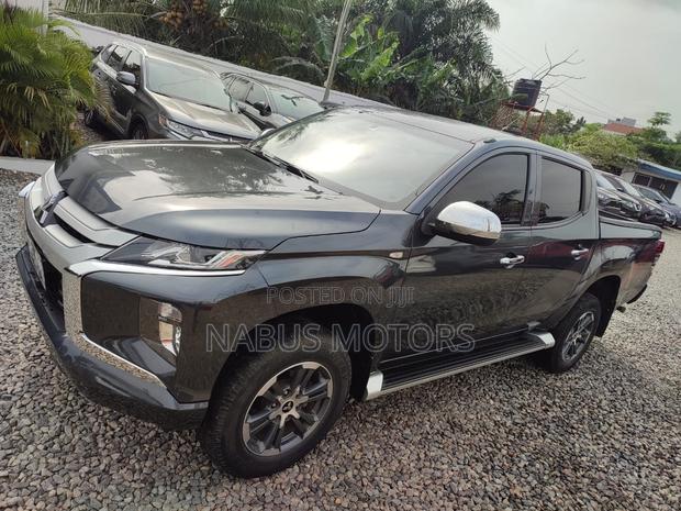 Mitsubishi L200 2024 Gray