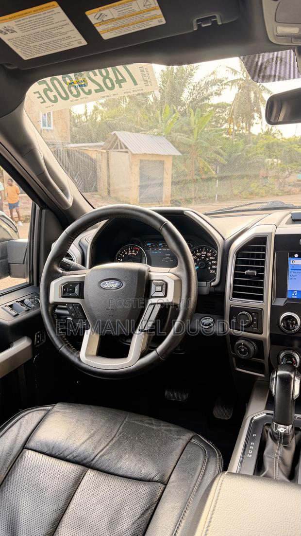 Ford F-150 Lariat 4x2 SuperCrew Cab Styleside 6.5 ft. box 157 in. WB