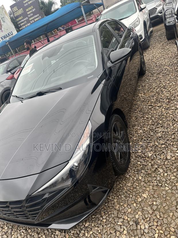 Hyundai Elantra SE 2022 Black