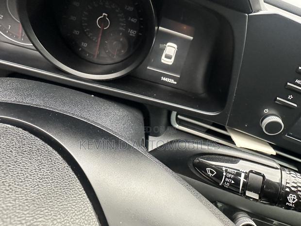 Hyundai Elantra SE 2022 Black