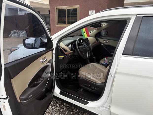 Hyundai Santa Fe 2014 White