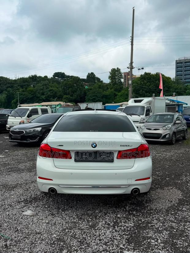 BMW 520i 2019 White