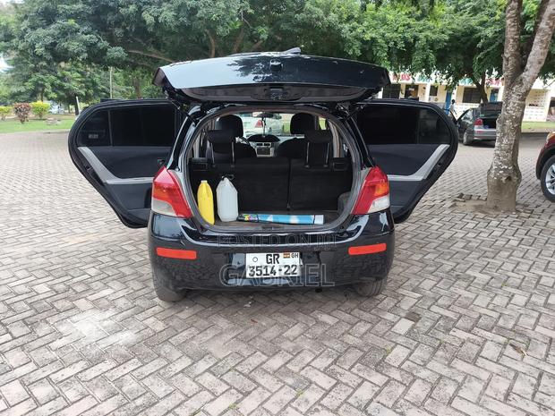 Toyota Vitz 2010 Black