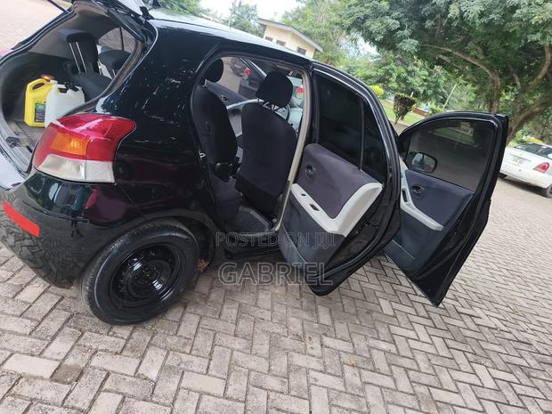 Toyota Vitz 2010 Black