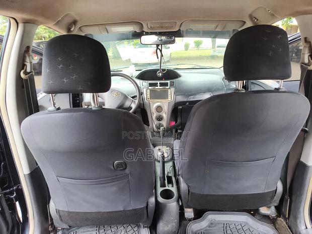 Toyota Vitz 2010 Black