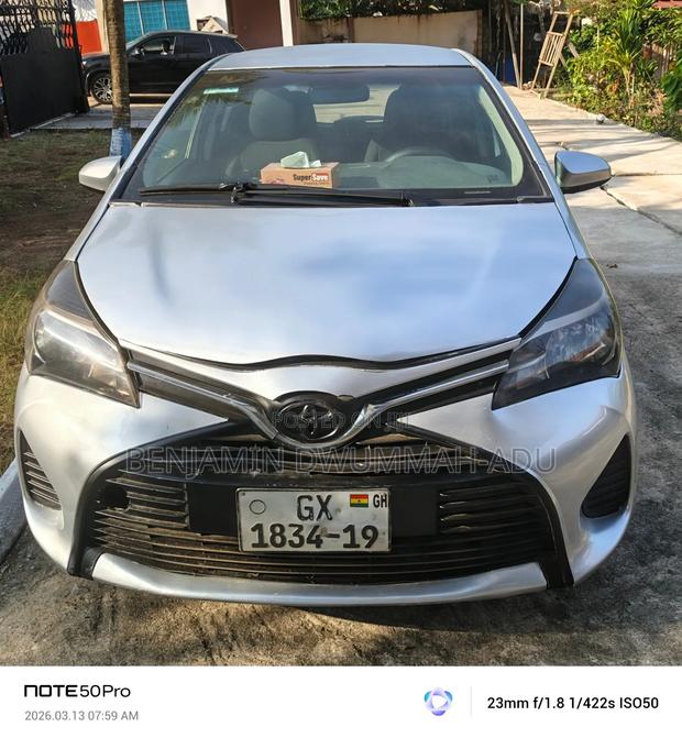 Toyota Yaris 2016 Gray