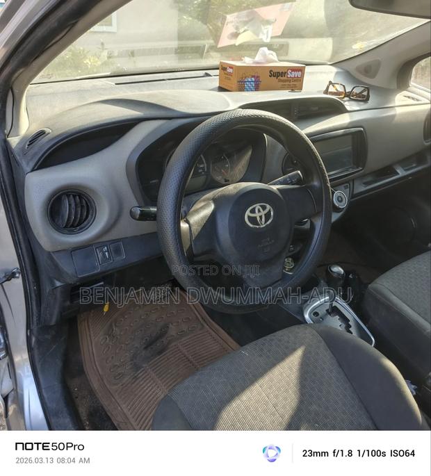 Toyota Yaris 2016 Gray