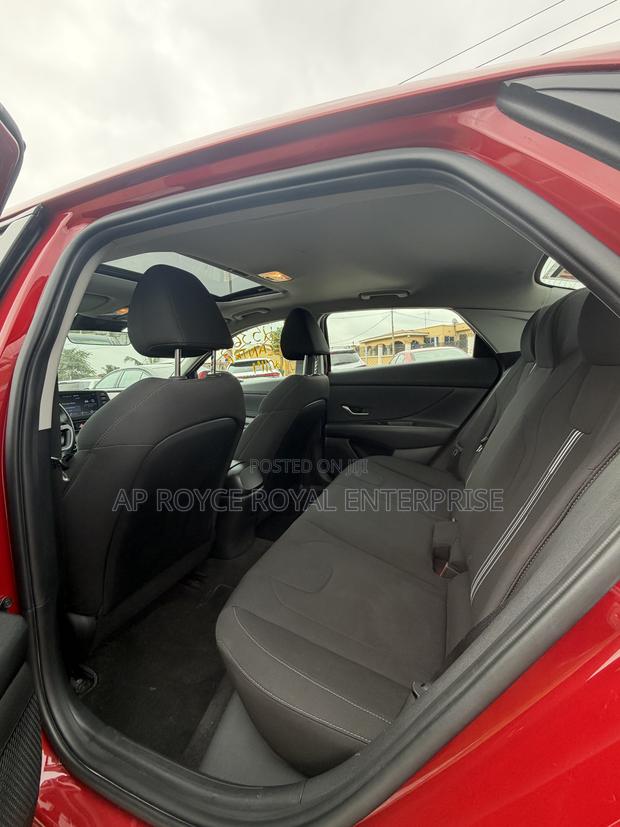 Hyundai Elantra Limited 2021 Red