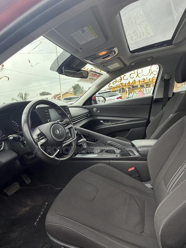 Hyundai Elantra Limited 2021 Red