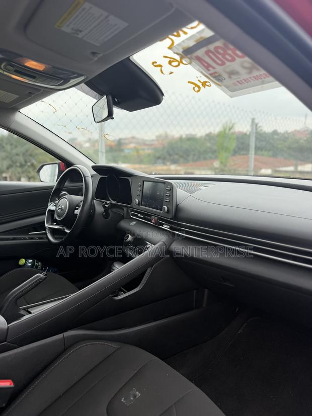 Hyundai Elantra Limited 2021 Red