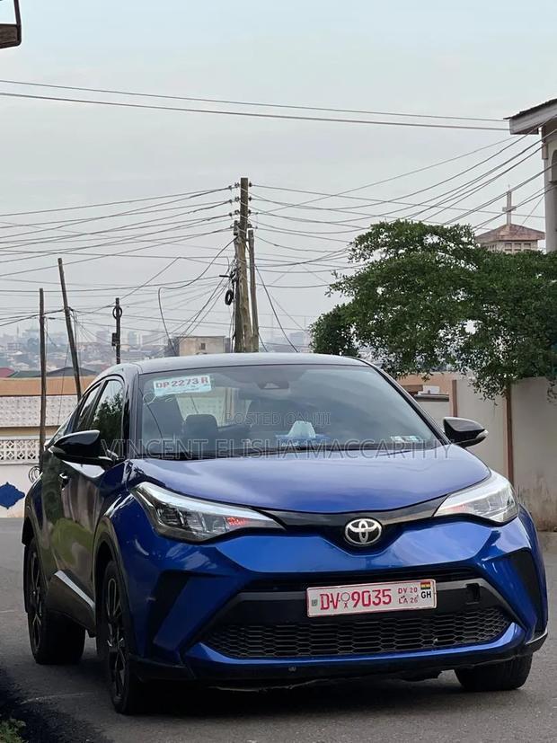 Toyota C-HR 2021 Blue