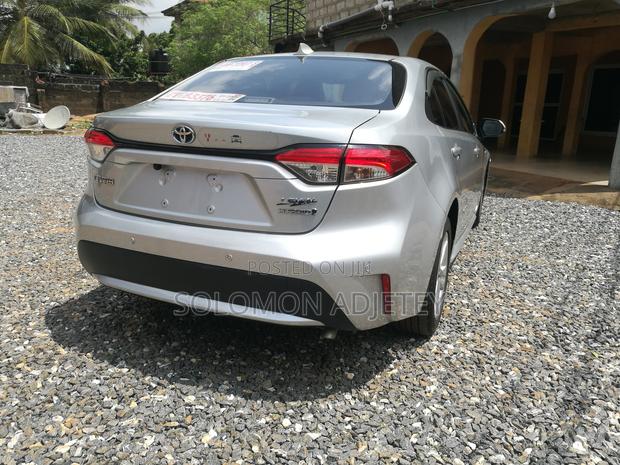 Toyota Corolla LE 2020 Silver
