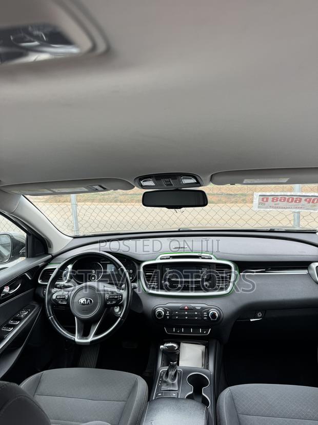 Kia Sorento 4dr SUV 2016 Beige