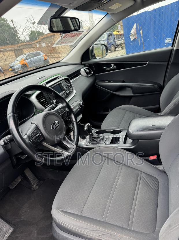 Kia Sorento 4dr SUV 2016 Beige