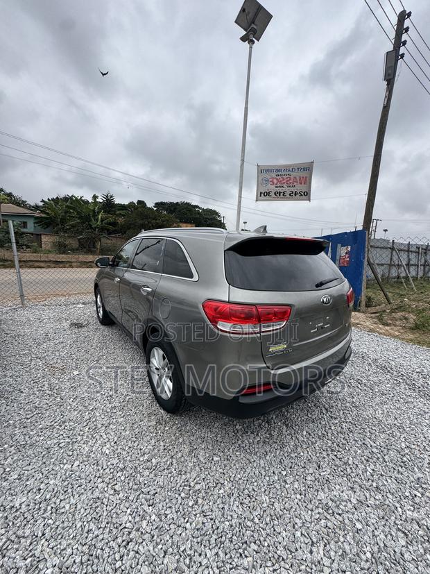 Kia Sorento 4dr SUV 2016 Beige