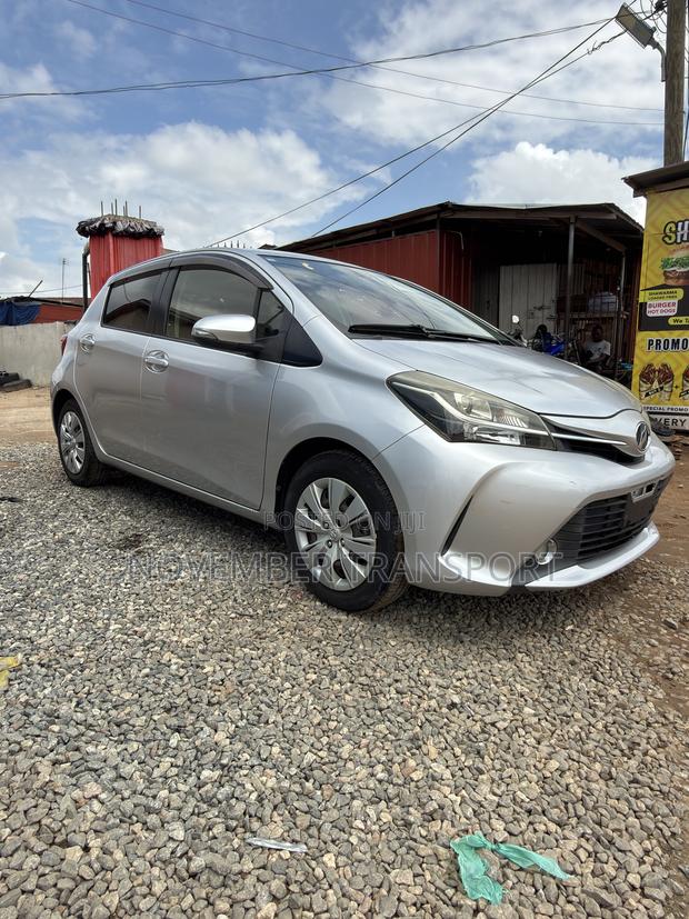 Toyota Vitz 1.3 FWD 5dr 2015 Silver