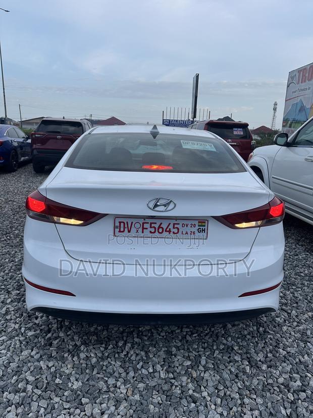 Hyundai Elantra 2018 White