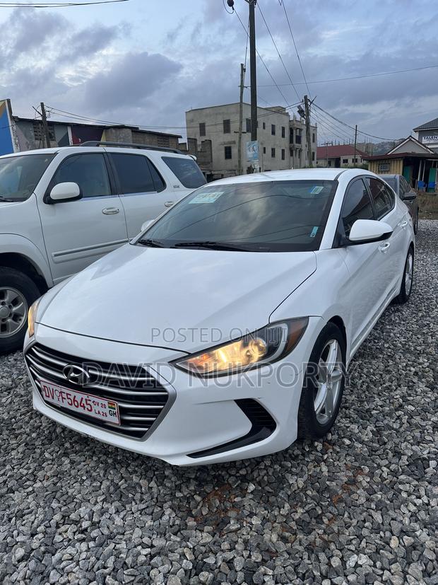 Hyundai Elantra 2018 White