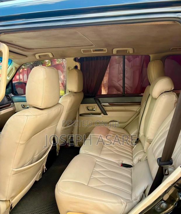 Mitsubishi Pajero 2016 Black