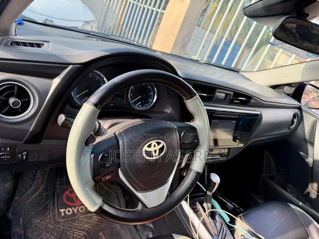 Toyota Corolla 2018 Green