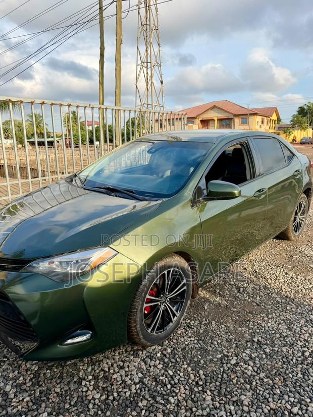 Toyota Corolla 2018 Green