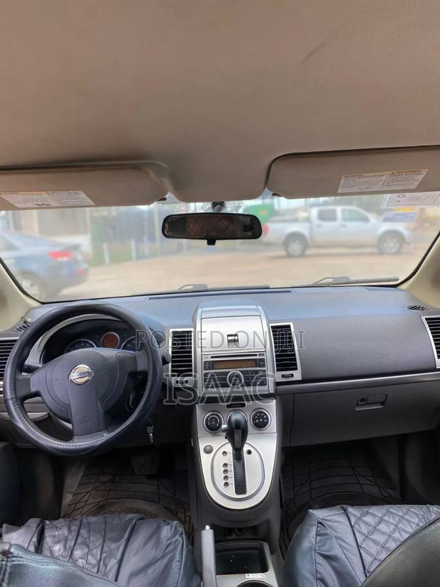 Nissan Sentra 2010 Silver