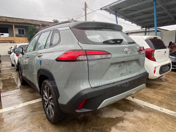 Toyota Corolla Cross 2022 Green
