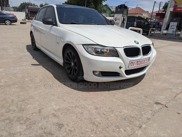 BMW 3 Series 2011 White