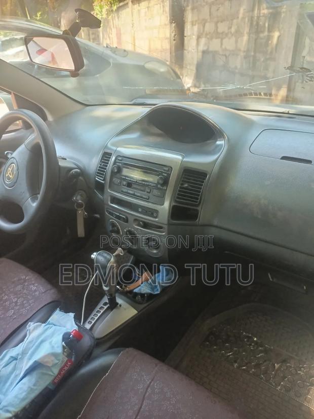 Toyota Vios 2012 Green