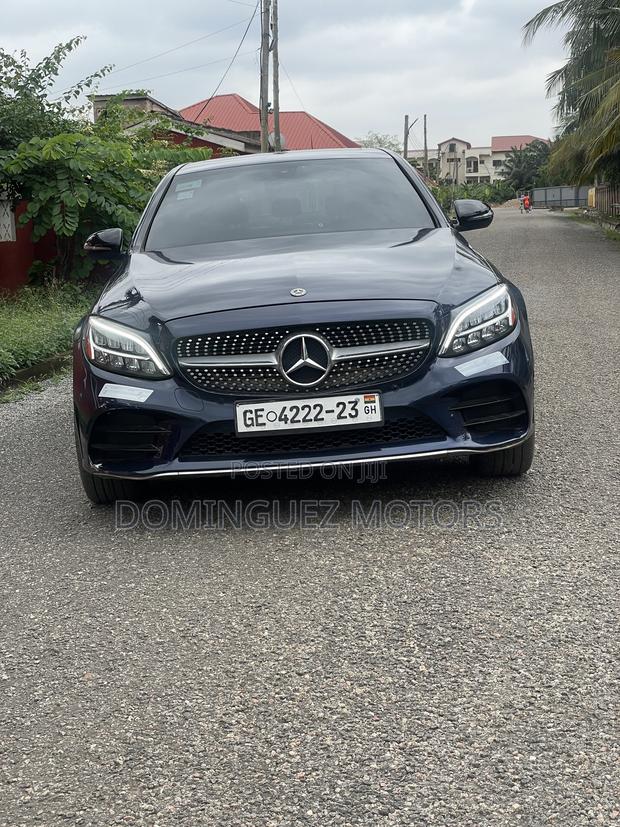 Mercedes-Benz C300 2019 Blue