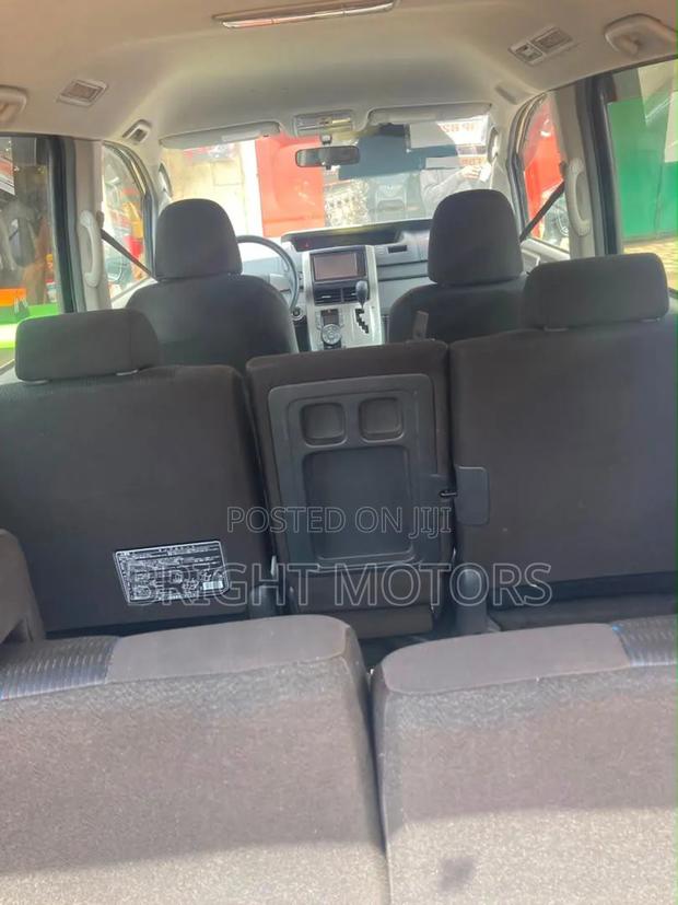 Toyota Voxy 2012 Black